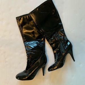 BCBG Max Azria size 8 1/2 tall boots.